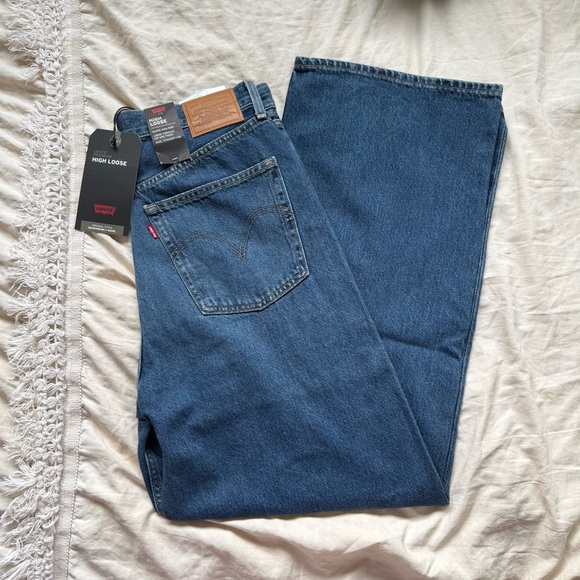 Women's Levi’s Premium High Loose Jeans - Picture 2 of 4